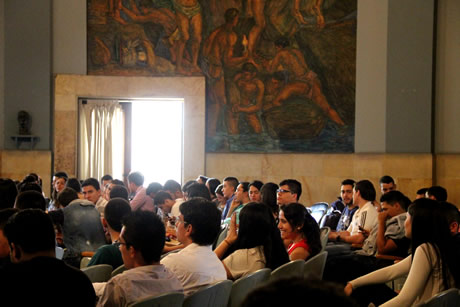 Egresados y estudiantes participaron del Seminario 50 años de Ingeniería Industrial.
