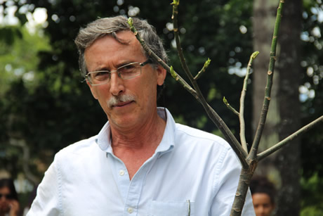 El profesor León Morales Soto es ingeniero forestal y profesor jubilado de Dendrología y Silvicultura Urbana.