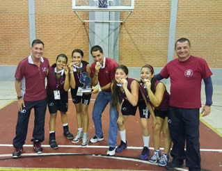 El equipo de baloncesto fememino 3x3 se coronó campeón de los Juegos Universitarios Nacionales 2016.