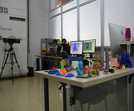El Maker Space es un espacio para desarrollar nuevas miradas con base en la tecnología.