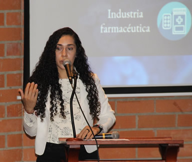 Paola Zapata, egresada de Ingeniería Biológica de la Facultad de Ciencias.