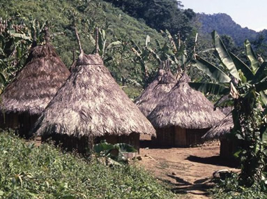 La cabaña prehispánica o indígena establece una colección simbólica entre dos mundos. Foto: cortesía Juan David Chávez.
