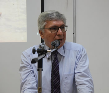 Armando Martínez Garnica director del Archivo General de la Nación.