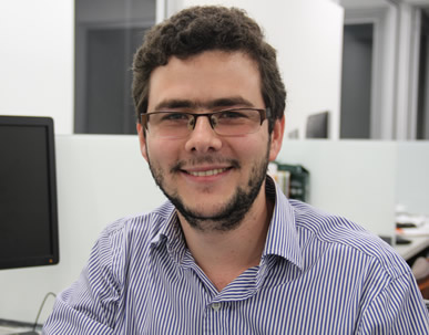 Raúl Esteban Jiménez Mejía, estudiante del doctorado en Ciencias-Física de la Facultad de Ciencias.