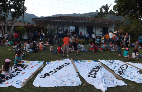 Encuentro con la comunidad de la vereda San Andrés del municipio de Girardota (Ant.), diciembre de 2015.