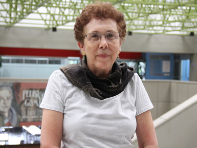 Profesora Nora Elena Mesa, coordinadora general del proyecto de revisión y ajuste.