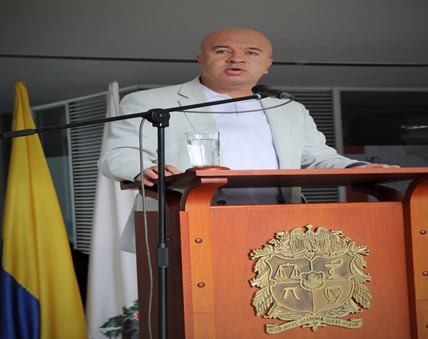 El profesor John Willian Branch, vicerrector U.N. Sede Medellín, dio la bienvenida a los padres.