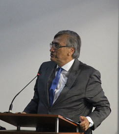 Alejandro Palacios Fernández, profesor del Diplomado de Agricultura Ecológica y Biología del Suelo del Instituto de Estudios Ambientales de la Universidad Nacional de Colombia (IDEA).
