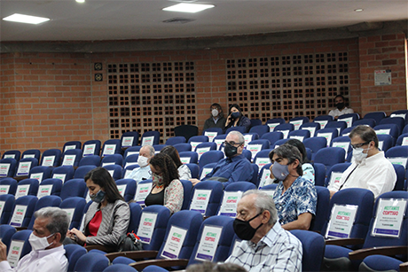 Uno de los invitados especiales fue el profesor Jorge Ignacio del Valle. Foto: Unimedios.