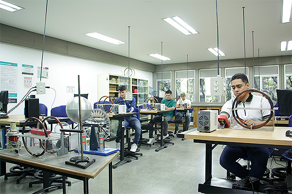 Laboratorio de Física de Electricidad y Magnetismo. Foto: Unimedios.