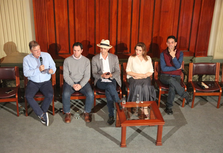 De izquierda a derecha: Juan Carlos Vélez, Juan David Valderrama, Víctor Correa, Beatriz Rave y Luis Guillermo Hoyos.
