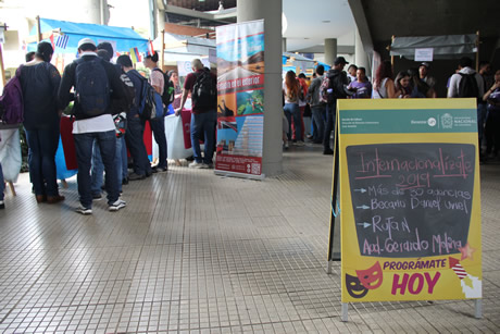 Unos 400 egresados y universitarios participaron del encuentro que se llevó a cabo en las instalaciones de la Universidad Nacional de Colombia en Medellín.