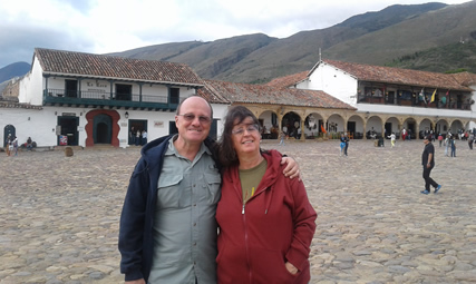 A su esposa, la matemática Margarita Toro, la conoció el primer día de clases en la UNAL Medellín. Foto cortesía.