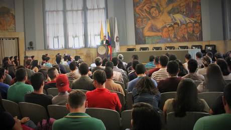 A la charla, organizada por la Oficina de Relaciones Interinstitucionales de la Sede (ORI), asistieron estudiantes y docentes de la Institución.