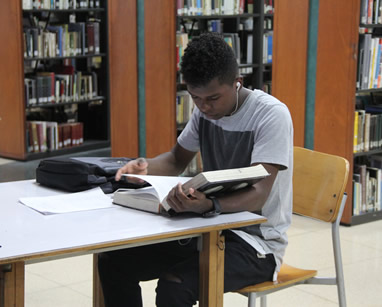 El Concurso busca fortalecer e incentivar la lectura en el ámbito universitario.