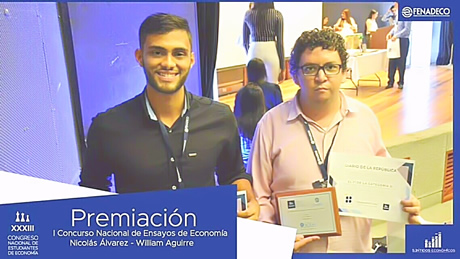 Nicolás Álvarez Bernal (izq.), de la U.N. Sede Medellín, fue el ganador en la categoría A, y William Aguirre (der.), de la Universidad del Atlántico, en la B.