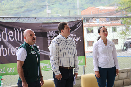 John Willian Branch Bedoya, vicerrector U.N. Sede Medellín: Vladimir Jaramillo, alcalde de Girardota y Diana Osorno, secretaria de Planeación y Desarrollo Urbano de Girardota.