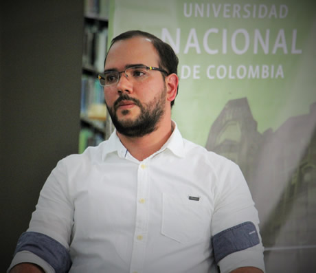 Jorge Mario Vélez Puerta se ocupó de la reedición del libro del profesor Luis Sigifredo Espinal.