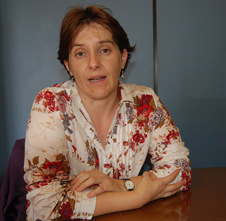 La profesora Ruth López Oseira moderó la conferencia inaugural.