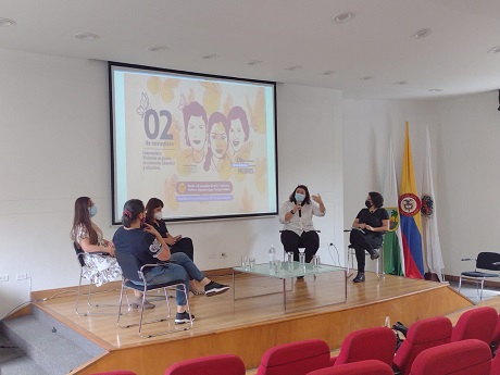 El conversatorio se realizó en la Facultad de Minas y fue transmitido a través de redes sociales de la Sede. Foto: Unimedios.