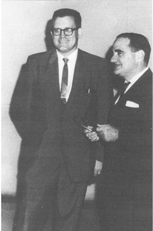 Profesores Wayne W. Gaskins y Eduardo Luis Landa. 1965. Foto: tomada de La barcaza que se ladeó - bit.ly/301hHYJ