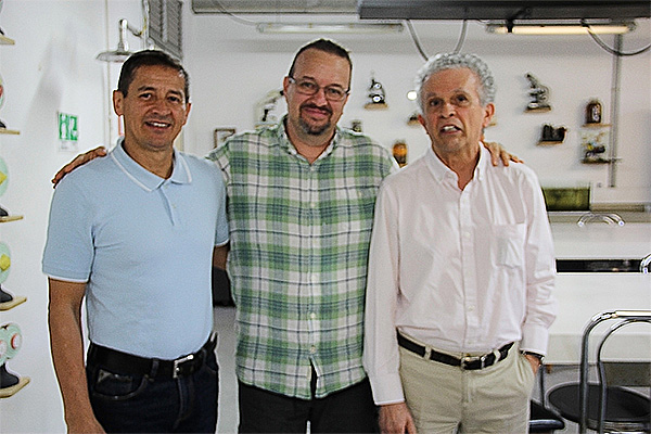 De izquierda a derecha los profesores Gonzalo Abril, Allan Smith y Sergio Orduz Peralta. Foto Unimedios.