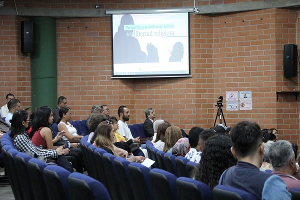 El encuentro se realizó en el Auditorio Gerardo Molina, del Bloque 42 Campus El Volador. Foto Unimedios.