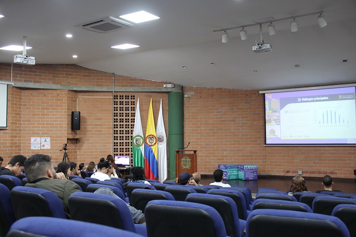 El lanzamiento se desarrolló en simultánea, con participación presencial en Medellín y virtual desde Bogotá. Foto: Unimedios.