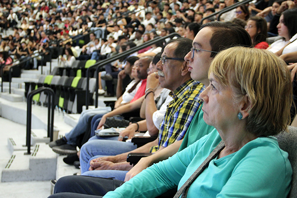 A la bienvenida asistieron 2.310 personas, entre estudiantes y acompañantes, el 31 de enero de 2024. Foto Unimedios Medellín.