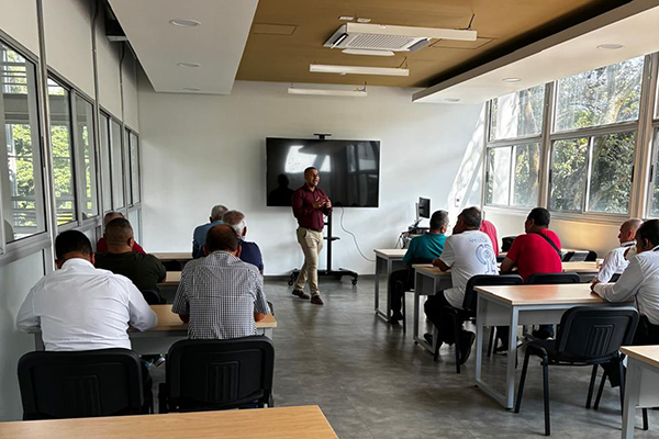 La segunda capacitación fue el Curso de Reentrenamiento a Supervisores y Personal de Vigilancia. Foto Sección Personal Administrativo