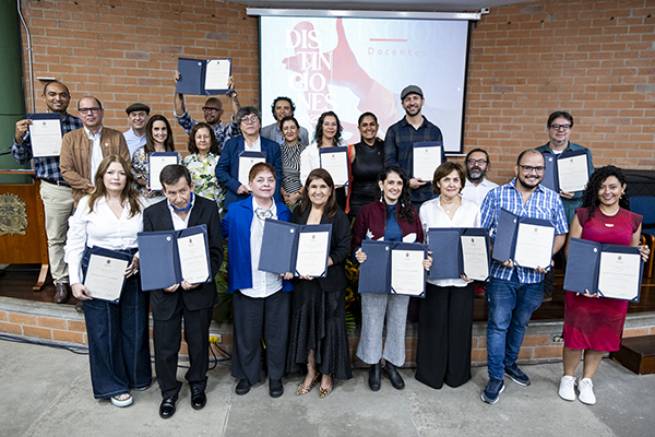 Las Distinciones al Personal Docente se entregaron el 4 de diciembre en el Campus El Volador. Foto de Unimedios.