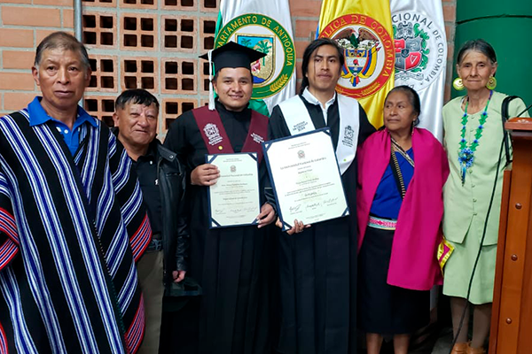 En abril de 2024, Jimmy recibió su tercer título de posgrado como especialista en Estadística de la UNAL Medellín. Foto cortesía de Jimmy Pejeandino