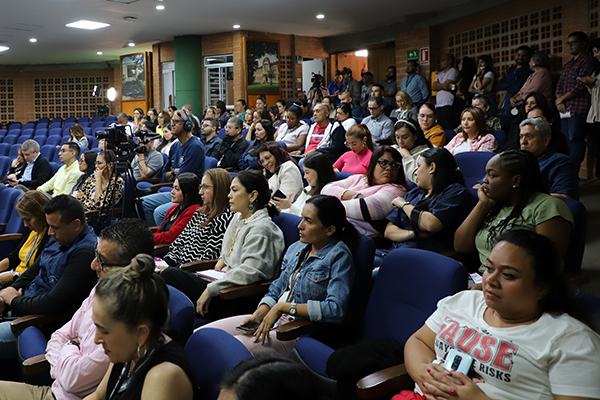 El Balance de Gestión Social Vigencia 2023 fue transmitido por Radio UNAL y el Canal oficial de YouTube UNAL Medellín, con interpretación de lengua de señas. Foto Unimedios Medellín.