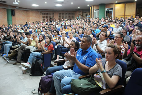 El periodista presentó el documental en la UNAL Medellín y conversó con la comunidad universitaria sobre su trabajo.