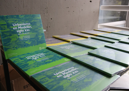 El libro condensa aspectos importantes para pensar la transformación urbanística de Medellín en lo corrido del Siglo XXI.