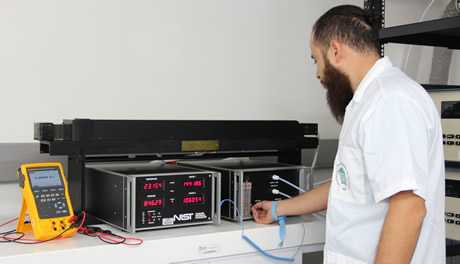 El Laboratorio Calaire ofrece servicio de calibración de fotómetros acreditado por la ONAC.