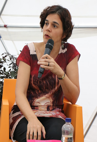 Elissa Lister es doctora en Filología Hispánica de la Universidad Complutense de Madrid y profesora asociada al Departamento de Estudios Filosóficos y Culturales.