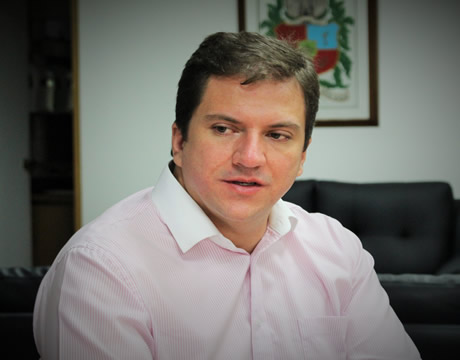Vladimir Jaramillo García visitó la U.N. Sede Medellín con el propósito de estrechar lazos en pro de la educación.