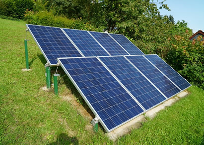 Colombia tiene todas las condiciones para usar las energías alternativas actuales. Fotografía tomada de: https://pixabay.com/es/energ%C3%ADa-solar-fotovoltaica-actuales-2666106/