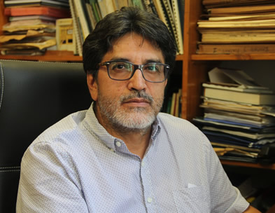 Profesor Rodrigo Alberto Hoyos Sánchez, coordinador del Laboratorio de Biotecnología Vegetal de la Facultad de Ciencias Agrarias.