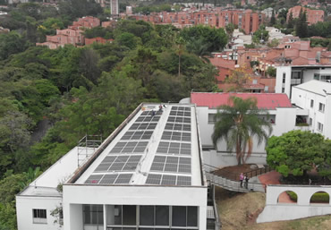 Se instalaron 84 paneles solares. Foto: cortesía Oficina de Comunicaciones Facultad de Minas.