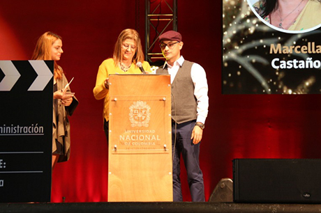 En los Premios UNAL 2019 obtuvo un reconocimiento por parte de sus compañeros de Unimedios por ser solidaria. Foto: cortesía Alejandro Múnera.