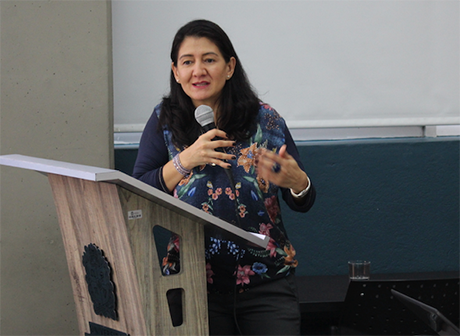 Mary Luz Alzate Zuluaga, profesora del Departamento de Ciencia Política. Foto: Facultad de Ciencias Humanas y Económicas.