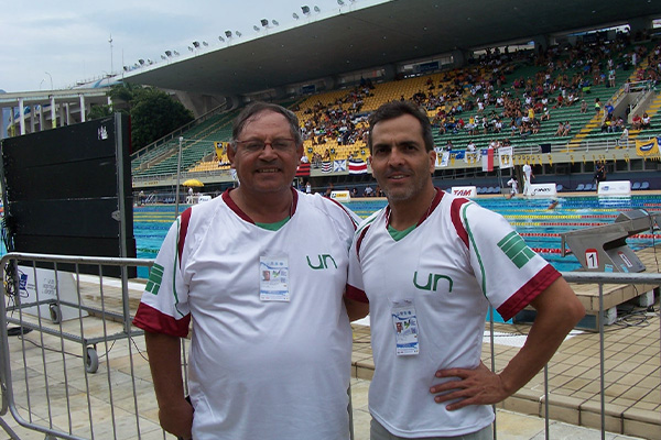 Con Juan David Chávez (a la derecha), a quien entrena desde hace más de 30 años. Foto: cortesía Juan David Chávez Giraldo.