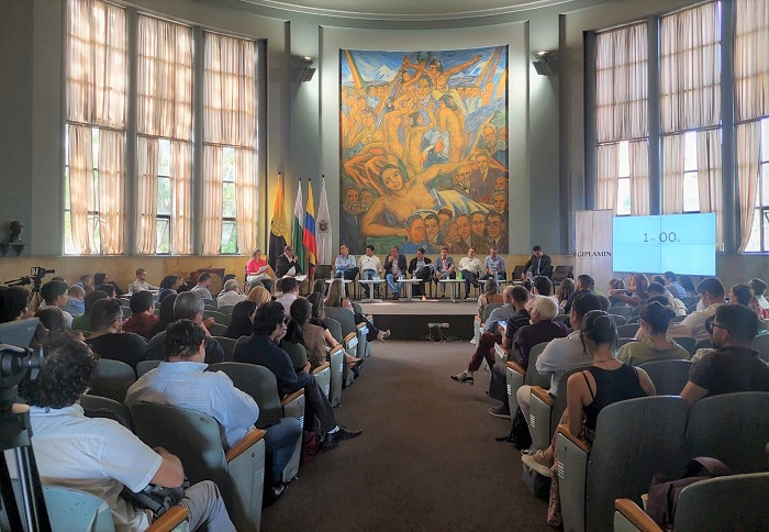 Al foro que se realizó en el Aula Máxima Pedro Nel Gómez, asistieron estudiantes, profesores y actores del sector minero. Foto Unimedios.
