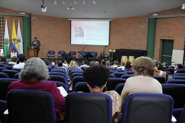 Entre las principales conclusiones, se destaca, que, la religión continúa siendo un componente fundamental en la sociedad. Foto Unimedios.