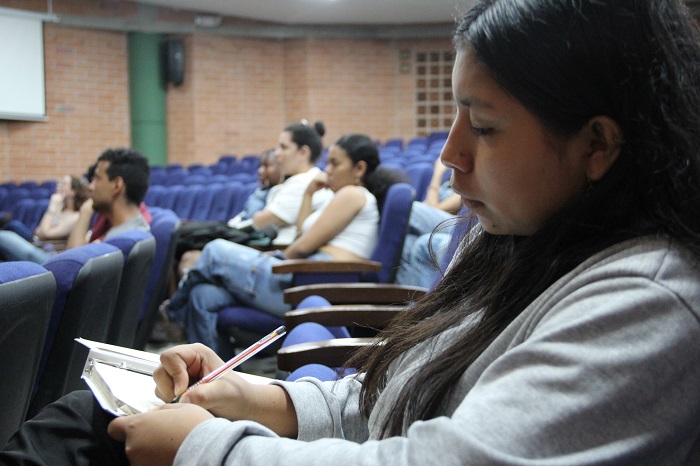 Las ideas para los proyectos y prototipos deben encaminarse a resolver problemas o necesidades. Foto: Unimedios.