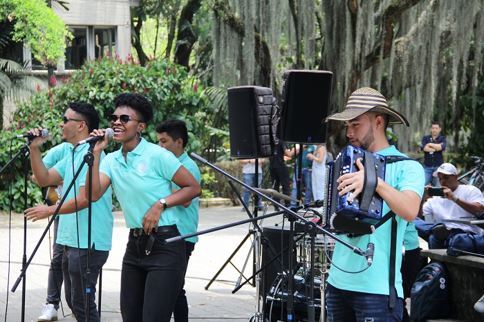 Al son de diferentes ritmos musicales se festejaron los 156 años. Grupo Vallenato UNAL. Foto: Unimedios