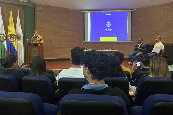 El encuentro contó con transmisión en vivo por el Canal de YouTube  @SedeMedellinUNAL. Foto Unimedios Medellín.