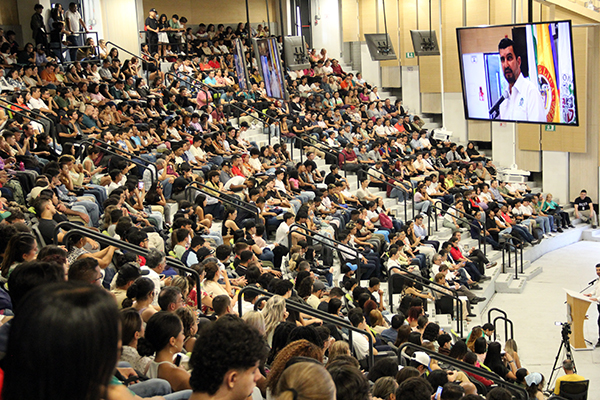El Auditorio del Bloque 12, Campus El Volador, se llenó de sueños e ilusiones. Foto Unimedios Medellín.